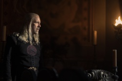 HouseOfTheDragon_EpisodeStills_1x04-KingOfTheNarrowSea_0046