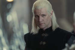 HouseOfTheDragon_EpisodeStills_1x08-TheLordOfTheTides_0056