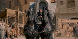 extant_HouseOfTheDragon_1x01-TheHeirsOfTheDragon_0388