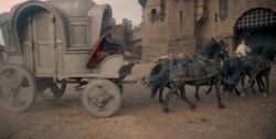 extant_HouseOfTheDragon_1x01-TheHeirsOfTheDragon_0408