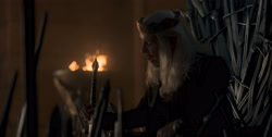 extant_HouseOfTheDragon_1x01-TheHeirsOfTheDragon_4608