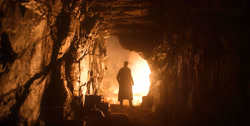 extant_HouseOfTheDragon_1x03-SecondOfHisName_0215