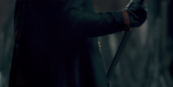 extant_HouseOfTheDragon_1x04-KingOfTheNarrowSea_0389