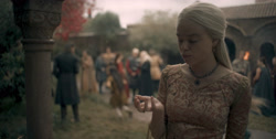 extant_HouseOfTheDragon_1x04-KingOfTheNarrowSea_0738