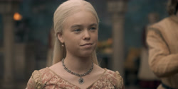 extant_HouseOfTheDragon_1x04-KingOfTheNarrowSea_0784
