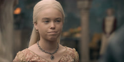 extant_HouseOfTheDragon_1x04-KingOfTheNarrowSea_0825