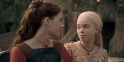 extant_HouseOfTheDragon_1x04-KingOfTheNarrowSea_0999