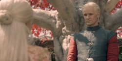 extant_HouseOfTheDragon_1x04-KingOfTheNarrowSea_1041
