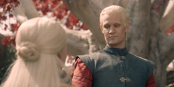 extant_HouseOfTheDragon_1x04-KingOfTheNarrowSea_1048