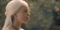extant_HouseOfTheDragon_1x04-KingOfTheNarrowSea_1054
