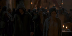 extant_HouseOfTheDragon_1x04-KingOfTheNarrowSea_1910