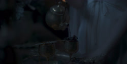 extant_HouseOfTheDragon_1x04-KingOfTheNarrowSea_1940