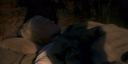 extant_HouseOfTheDragon_1x04-KingOfTheNarrowSea_3019