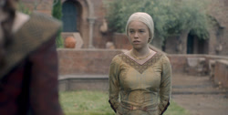 extant_HouseOfTheDragon_1x04-KingOfTheNarrowSea_3606