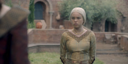extant_HouseOfTheDragon_1x04-KingOfTheNarrowSea_3608