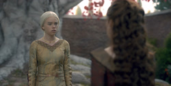 extant_HouseOfTheDragon_1x04-KingOfTheNarrowSea_3677