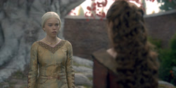 extant_HouseOfTheDragon_1x04-KingOfTheNarrowSea_3678