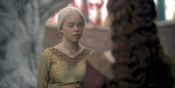 extant_HouseOfTheDragon_1x04-KingOfTheNarrowSea_3758