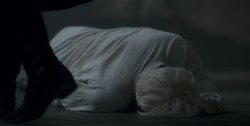extant_HouseOfTheDragon_1x04-KingOfTheNarrowSea_3983