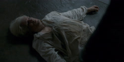 extant_HouseOfTheDragon_1x04-KingOfTheNarrowSea_4015