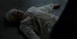 extant_HouseOfTheDragon_1x04-KingOfTheNarrowSea_4016