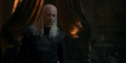 extant_HouseOfTheDragon_1x04-KingOfTheNarrowSea_4582