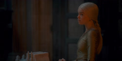 extant_HouseOfTheDragon_1x04-KingOfTheNarrowSea_4590