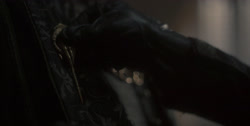 extant_HouseOfTheDragon_1x04-KingOfTheNarrowSea_4891