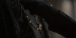 extant_HouseOfTheDragon_1x04-KingOfTheNarrowSea_4893