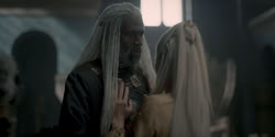 extant_HouseOfTheDragon_1x05-WeLightTheWay_1608