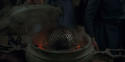 extant_HouseOfTheDragon_1x06-ThePrincessAndTheQueen_0719