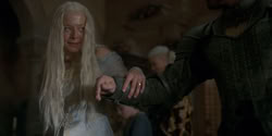 extant_HouseOfTheDragon_1x06-ThePrincessAndTheQueen_0728