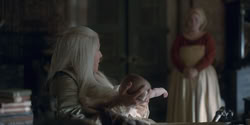 extant_HouseOfTheDragon_1x06-ThePrincessAndTheQueen_2636