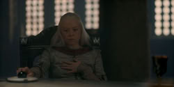 extant_HouseOfTheDragon_1x06-ThePrincessAndTheQueen_3481