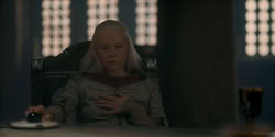 extant_HouseOfTheDragon_1x06-ThePrincessAndTheQueen_3482