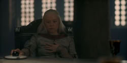 extant_HouseOfTheDragon_1x06-ThePrincessAndTheQueen_3484