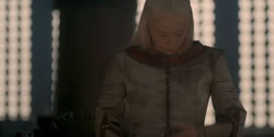 extant_HouseOfTheDragon_1x06-ThePrincessAndTheQueen_3788