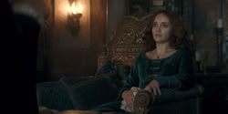 extant_HouseOfTheDragon_2x04_TheRedDragonAndTheGold_1973