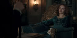 extant_HouseOfTheDragon_2x04_TheRedDragonAndTheGold_2000