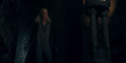extant_HouseOfTheDragon_2x04_TheRedDragonAndTheGold_2105