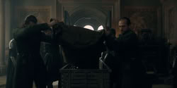 extant_HouseOfTheDragon_2x05_Regent_0475