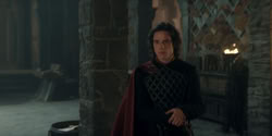 extant_HouseOfTheDragon_2x05_Regent_1052