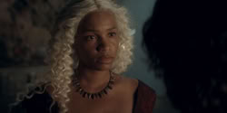 extant_HouseOfTheDragon_2x05_Regent_1077