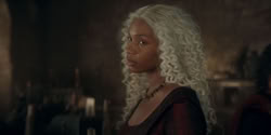 extant_HouseOfTheDragon_2x05_Regent_1174