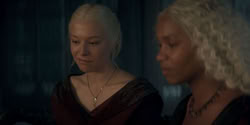 extant_HouseOfTheDragon_2x05_Regent_1930