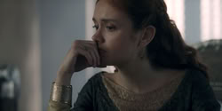 extant_HouseOfTheDragon_2x05_Regent_2468