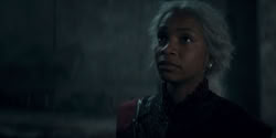 extant_HouseOfTheDragon_2x05_Regent_4223