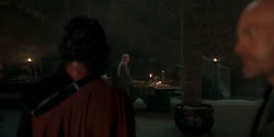 extant_HouseOfTheDragon_2x05_Regent_5232