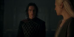 extant_HouseOfTheDragon_2x05_Regent_5290