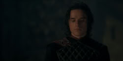 extant_HouseOfTheDragon_2x05_Regent_5455